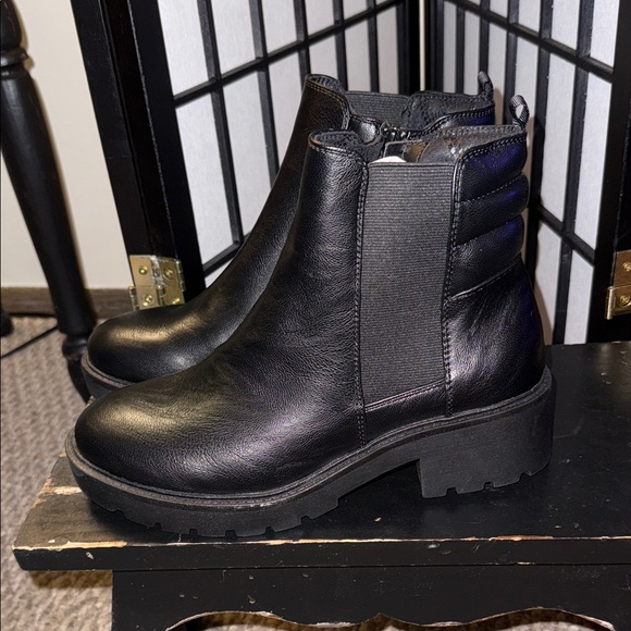 White Mountain Black Ankle Booties - Picture 2 of 6